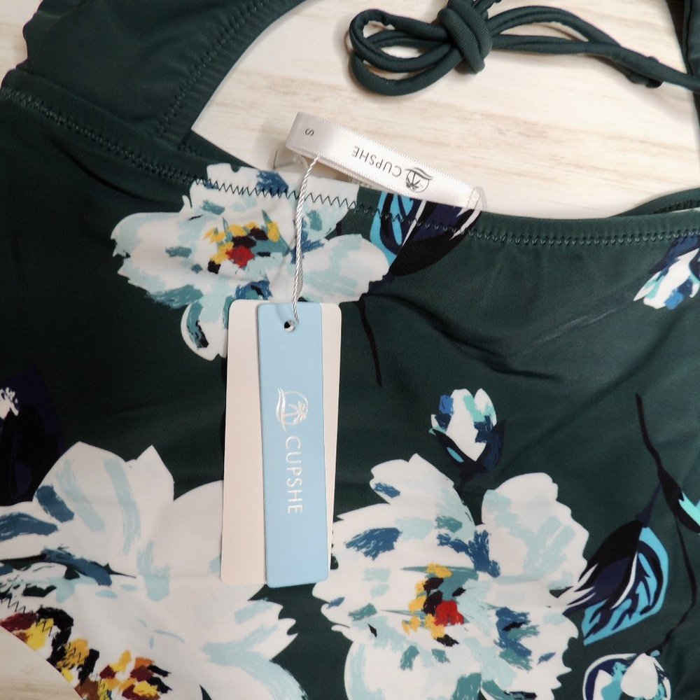 Cupshe One Piece Swimsuit - Picture 3 of 6